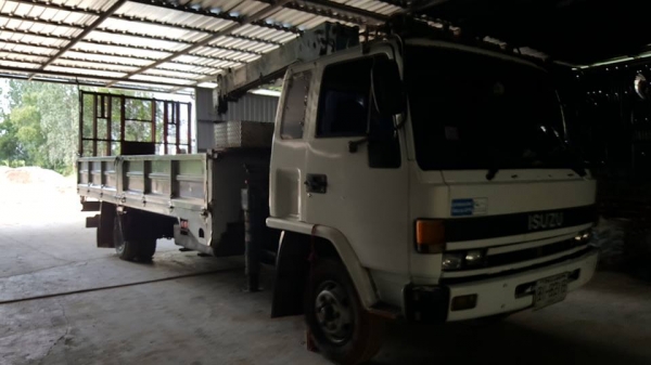 ขาย6ล้อเครน อีซูซุร็อคกี้ FRR 205เทอร์โบว์อินเตอร์ เครน3ตัน3ปอก กระบะยาว6.20เมตร แชชซวซีสวย พร้อมสะพานไฮโดรลิกซ์