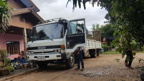 ขาย6ล้อเครน อีซูซุร็อคกี้ FRR 205เทอร์โบว์อินเตอร์ เครน3ตัน3ปอก กระบะยาว6.20เมตร แชชซวซีสวย พร้อมสะพานไฮโดรลิกซ์