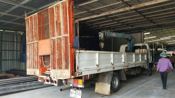 ขาย6ล้อเครน อีซูซุร็อคกี้ FRR 205เทอร์โบว์อินเตอร์ เครน3ตัน3ปอก กระบะยาว6.20เมตร แชชซวซีสวย พร้อมสะพานไฮโดรลิกซ์