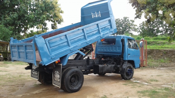 รถดั้มพ์