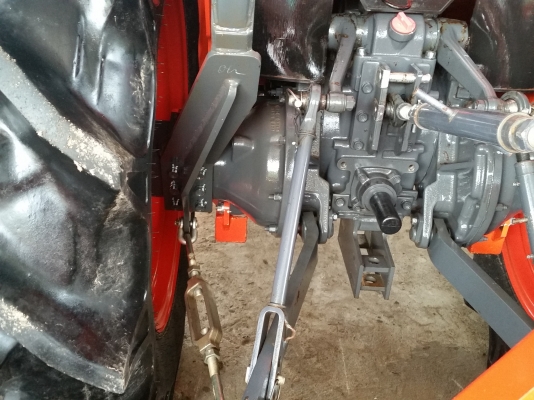 KUBOTA  L 4708 SP (4WD)  2 เพลา   สภาพใหม่สวยๆ   ชั่วโมงใช้   งานน้อย  สีเดิมทั้งคัน  พร้อมชุดใบมีดดันหน้า  โรตารี