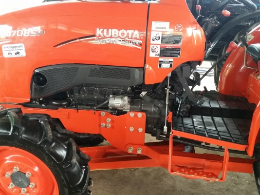 KUBOTA  L 4708 SP (4WD)  2 เพลา   สภาพใหม่สวยๆ   ชั่วโมงใช้   งานน้อย  สีเดิมทั้งคัน  พร้อมชุดใบมีดดันหน้า  โรตารี