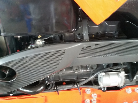 KUBOTA  L 4708 SP (4WD)  2 เพลา   สภาพใหม่สวยๆ   ชั่วโมงใช้   งานน้อย  สีเดิมทั้งคัน  พร้อมชุดใบมีดดันหน้า  โรตารี