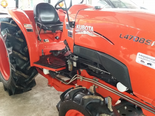 KUBOTA  L 4708 SP (4WD)  2 เพลา   สภาพใหม่สวยๆ   ชั่วโมงใช้   งานน้อย  สีเดิมทั้งคัน  พร้อมชุดใบมีดดันหน้า  โรตารี