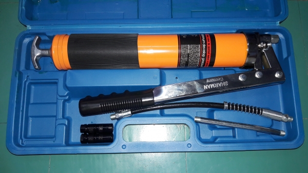 ขายกระบอกอัดจาระบีรุ่น2สูบ SHARMAN Made in Germany.