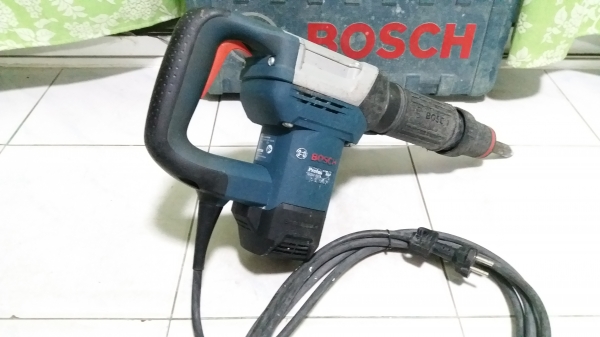 เครื่องสกัดคอนกรีตไฟฟ้า บ๊อช สภาพดีพร้อมใช้งานครับพร้อมก