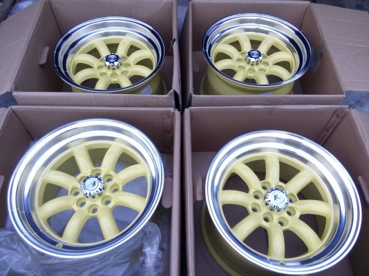 แม็กใหม่ กล้วยขอบ 15 กว้าง 9 ออฟ 15 ใส่รถ 4 รู 100 และ 114