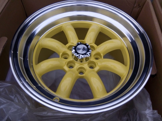 แม็กใหม่ กล้วยขอบ 15 กว้าง 9 ออฟ 15 ใส่รถ 4 รู 100 และ 114