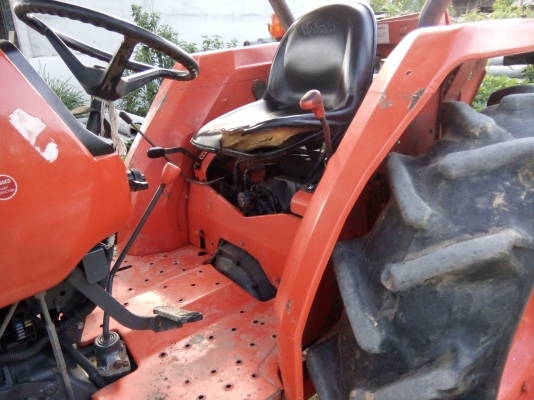 ขายรถไถคูโบต้า 45 แรง พร้อมใช้ 2256 ชม.อุปกรณ์ 2 ชิ้น ดันหน้า พานหก เล่มพร้อม