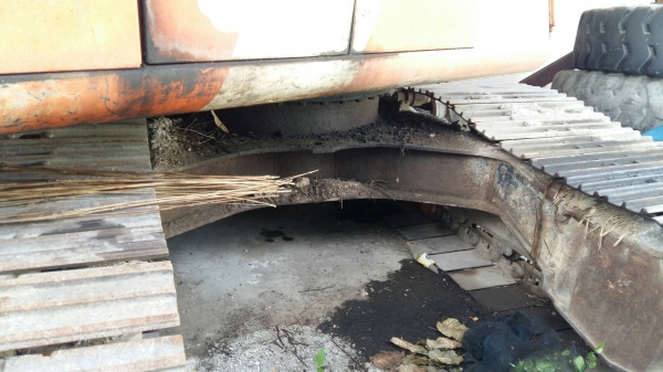 Hitachi EX 200-3 ราคา 690,000 บาท