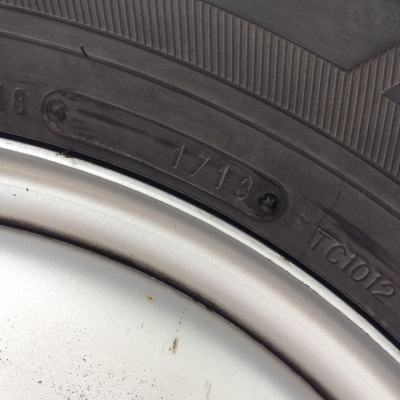 ขายกะทะเหล็ก นาวาร่า ขอบ15 พร้อมยาง 215 70 15 ปี13