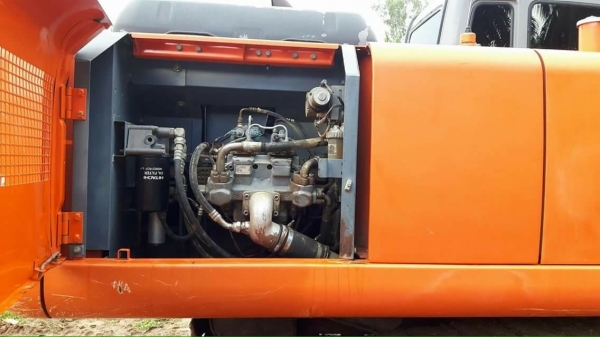 ขาย!! >>> Hitachi Zx200 รุ่น1 <<< สวยเดิม พร้อมใช้งาน ราคา 1,500,000 บาท