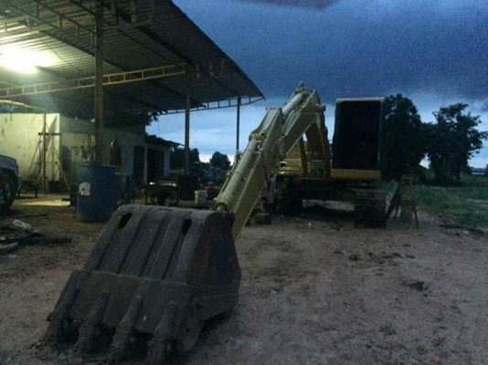 ขาย!! >>> Komatsu Pc120 รุ่น 6 <<< จอ+กล่องหาย เอกสารเล่มทะเบียน ราคา 850,000 บาท(ต่อรอง)