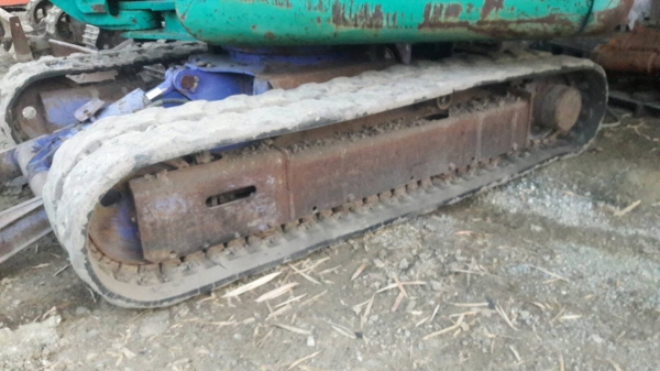 ขายรถขุดเล็ก KOMATSU PC40-7E รถนอก มีเอกสาร ราคา 450,000 บาท สนใจติดต่อ 081-8833166