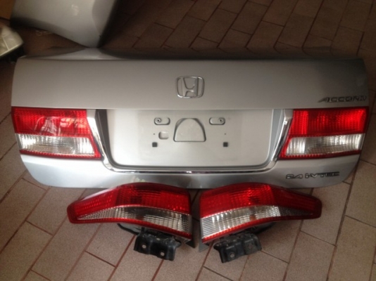 ฝาท้ายไฟท้าย ACCORD G7 2.4 ปลาวาฬ สีบอร์เงินสภาพสวยสีตรงใส่ได้เรยครบชุด