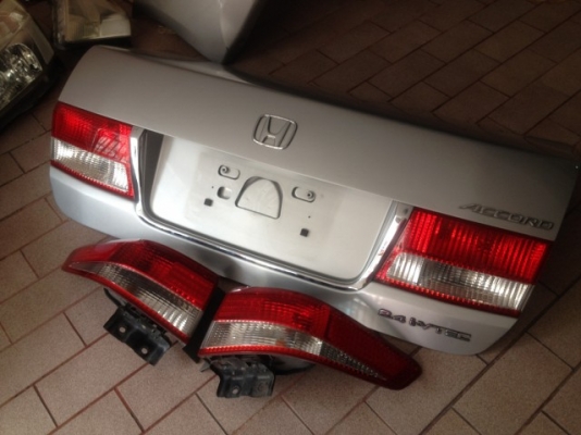 ฝาท้ายไฟท้าย ACCORD G7 2.4 ปลาวาฬ สีบอร์เงินสภาพสวยสีตรงใส่ได้เรยครบชุด