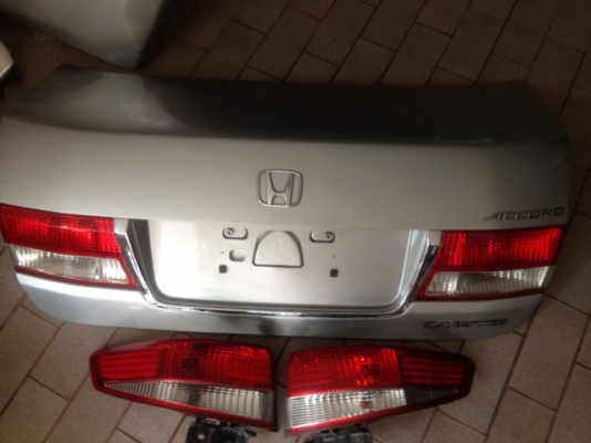 ฝาท้ายไฟท้าย ACCORD G7 2.4 ปลาวาฬ สีบอร์เงินสภาพสวยสีตรงใส่ได้เรยครบชุด