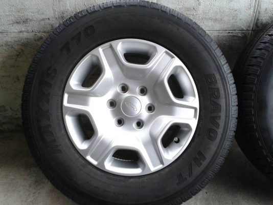 ฟอด ขอบ17นิ้ว6รู พร้อมยาง สวยๆ 4 ล้อ ราคา 5500 บาท ฟอด ขอบ17นิ้ว6รู พร้อมยาง สวยๆ 4 ล้อ ราคา 5500 บาท