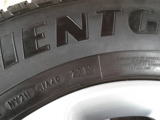 ฟอด ขอบ17นิ้ว6รู พร้อมยาง สวยๆ 4 ล้อ ราคา 5500 บาท ฟอด ขอบ17นิ้ว6รู พร้อมยาง สวยๆ 4 ล้อ ราคา 5500 บาท