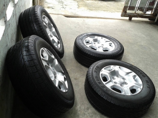 ฟอด ขอบ17นิ้ว6รู พร้อมยาง สวยๆ 4 ล้อ ราคา 5500 บาท ฟอด ขอบ17นิ้ว6รู พร้อมยาง สวยๆ 4 ล้อ ราคา 5500 บาท