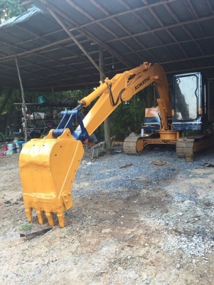 KOMATSU PC60