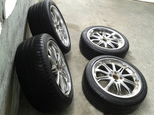 ขอบ17นิ้ว4รู100 พร้อมยาง สวยๆ 4 ล้อ ราคา 5700 บาท