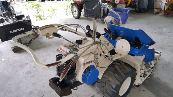 รถเกี่ยวข้าวแบบมัด 2 แถว รหัสสินค้า B2 - 6 รถเกี่ยวข้าวแบบมัด 2 แถว รหัสสินค้า B2 - 6