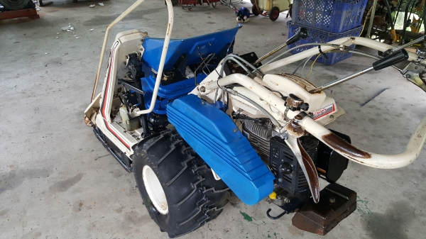 รถเกี่ยวข้าวแบบมัด 2 แถว รหัสสินค้า B2 - 6 รถเกี่ยวข้าวแบบมัด 2 แถว รหัสสินค้า B2 - 6