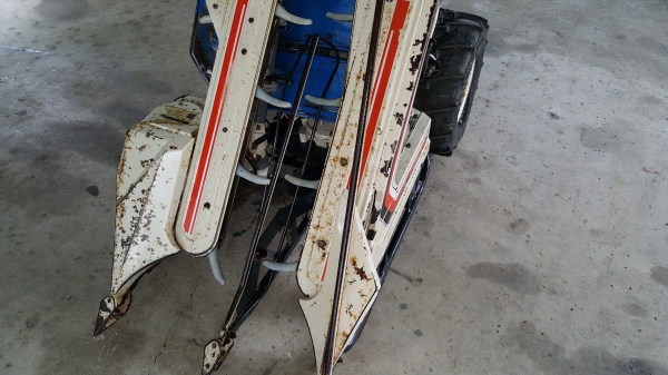 รถเกี่ยวข้าวแบบมัด 2 แถว รหัสสินค้า B2 - 6 รถเกี่ยวข้าวแบบมัด 2 แถว รหัสสินค้า B2 - 6