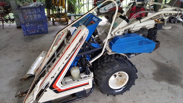 รถเกี่ยวข้าวแบบมัด 2 แถว รหัสสินค้า B2 - 6 รถเกี่ยวข้าวแบบมัด 2 แถว รหัสสินค้า B2 - 6