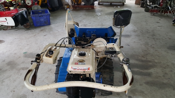 รถเกี่ยวข้าวแบบมัด 2 แถว รหัสสินค้า B2 - 6 รถเกี่ยวข้าวแบบมัด 2 แถว รหัสสินค้า B2 - 6