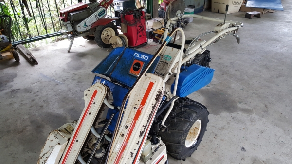 รถเกี่ยวข้าวแบบมัด 2 แถว รหัสสินค้า B2 - 6 รถเกี่ยวข้าวแบบมัด 2 แถว รหัสสินค้า B2 - 6