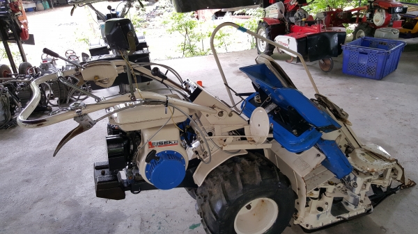 รถเกี่ยวข้าวแบบมัด 2 แถว รหัสสินค้า B2 - 6 รถเกี่ยวข้าวแบบมัด 2 แถว รหัสสินค้า B2 - 6