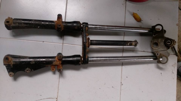 ขายโช๊คหน้า JR. พร้อมใช้งาน