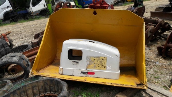 ขายบุ้งกี๋รถตักเล็กหรือรถยก ราคา 9,000 บาท