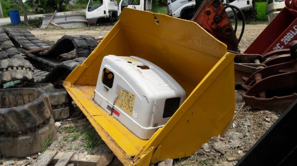 ขายบุ้งกี๋รถตักเล็กหรือรถยก ราคา 9,000 บาท