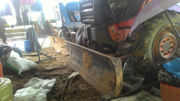 ขายรถไถ KUBOTA M7040 อุปกรณ์ ดันหน้า ผานหลัง รถบ้านใช้งานอยู่ สภาพพร้อมใช้งาน เอกสารเล่มทะเบียนพร้อมโอน ราคา360,000 สนใจโทร 090-8588220คุณนะ 093-3258446คุณบิว หรือเข้าดูสินค้าอื่นๆได้ที่ www.narong2truck.com หรือ www.truck.in.th/498 หรือเพจFacebook ณรงค์ ขายรถไถ KUBOTA M7040 อุปกรณ์ ดันหน้า ผานหลัง รถบ้านใช้งานอยู่ สภาพพร้อมใช้งาน เอกสารเล่มทะเบียนพร้อมโอน ราคา360,000 สนใจโทร 090-8588220คุณนะ 093-3258446คุณบิว หรือเข้าดูสินค้าอื่นๆได้ที่ www.narong2truck.com หรือ www.truck.in.th/498 หรือเพจFacebook ณรงค์