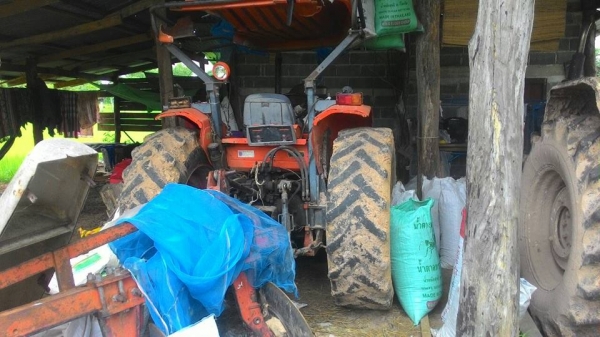 ขายรถไถ KUBOTA M7040 อุปกรณ์ ดันหน้า ผานหลัง รถบ้านใช้งานอยู่ สภาพพร้อมใช้งาน เอกสารเล่มทะเบียนพร้อมโอน ราคา360,000 สนใจโทร 090-8588220คุณนะ 093-3258446คุณบิว หรือเข้าดูสินค้าอื่นๆได้ที่ www.narong2truck.com หรือ www.truck.in.th/498 หรือเพจFacebook ณรงค์ ขายรถไถ KUBOTA M7040 อุปกรณ์ ดันหน้า ผานหลัง รถบ้านใช้งานอยู่ สภาพพร้อมใช้งาน เอกสารเล่มทะเบียนพร้อมโอน ราคา360,000 สนใจโทร 090-8588220คุณนะ 093-3258446คุณบิว หรือเข้าดูสินค้าอื่นๆได้ที่ www.narong2truck.com หรือ www.truck.in.th/498 หรือเพจFacebook ณรงค์