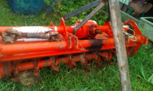 ขายรถไถ KUBOTA L3408 อุปกรณ์ ดันหน้า ผานหลัง โรตารี่ รถบ้านสวยสภาพพร้อมใช้งาน เอกสารพร้อมโอน ราคา180,000 สนใจโทร 090-8588220คุณนะ 093-3258446คุณบิว หรือเข้าดูสินค้าอื่นๆได้ที่ www.narong2truck.com หรือ www.truck.in.th/498 หรือเพจFacebook ณรงค์ ซื้อขายรถมื