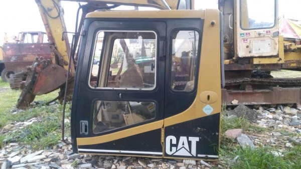 ขายหัวเก๋งรถแมคโคCAT-320 มีสองหัวแล้วแต่จะเลือก ราคาต่างกันนิดหน่อย สภาพตามรูปครับ