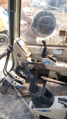 ขายหัวเก๋งรถแมคโคCAT-320 มีสองหัวแล้วแต่จะเลือก ราคาต่างกันนิดหน่อย สภาพตามรูปครับ