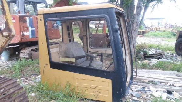 ขายหัวเก๋งรถแมคโคCAT-320 มีสองหัวแล้วแต่จะเลือก ราคาต่างกันนิดหน่อย สภาพตามรูปครับ