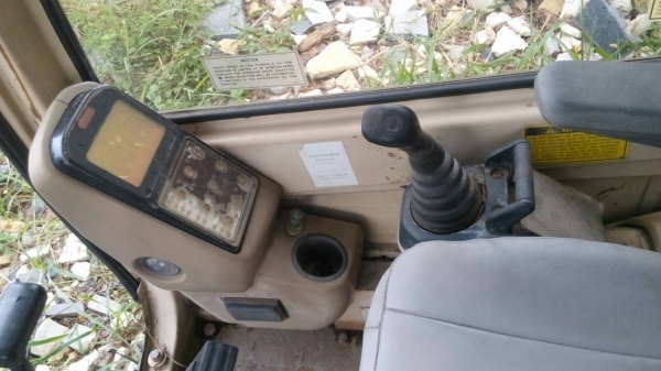 ขายหัวเก๋งรถแมคโคCAT-320 มีสองหัวแล้วแต่จะเลือก ราคาต่างกันนิดหน่อย สภาพตามรูปครับ