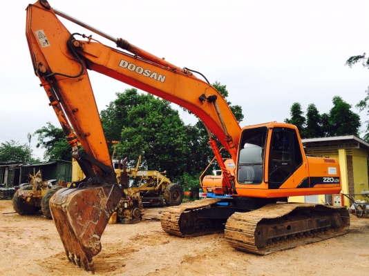 ขายด่วน!! Doosan 220LCVสภาพสวยค่ะ ขายด่วน!! Doosan 220LCVสภาพสวยค่ะ