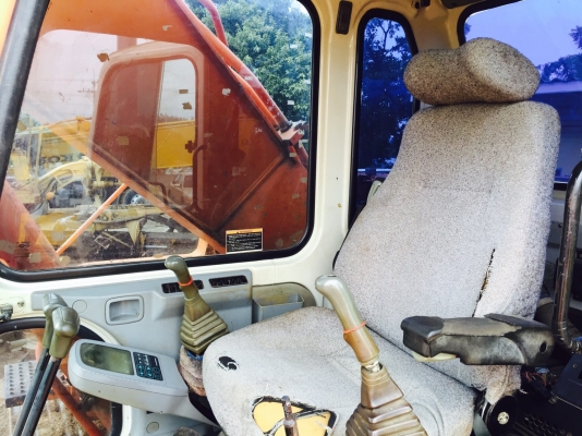 ขายด่วน!! Doosan 220LCVสภาพสวยค่ะ ขายด่วน!! Doosan 220LCVสภาพสวยค่ะ