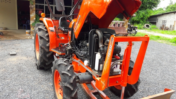 ขายรถไถL4708ใบมีดผาล4พร้อมใช้ครับ ขายรถไถL4708ใบมีดผาล4พร้อมใช้ครับ