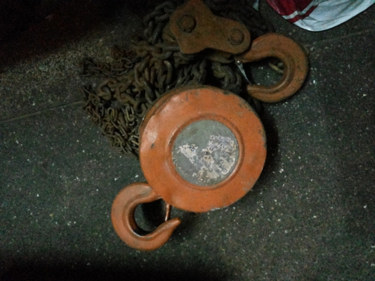 รอกยี่ห้อ SWLขนาด 3ตันพรัอมขาตั่ง รอกยี่ห้อ SWLขนาด 3ตันพรัอมขาตั่ง