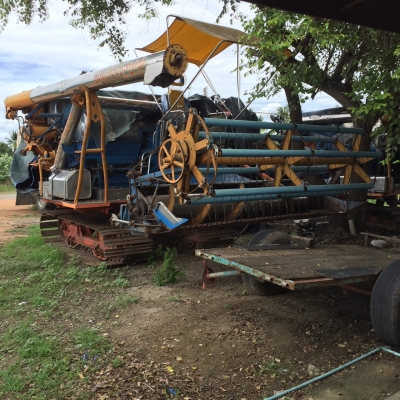 ขายรถเกี่ยวข้าวสวย