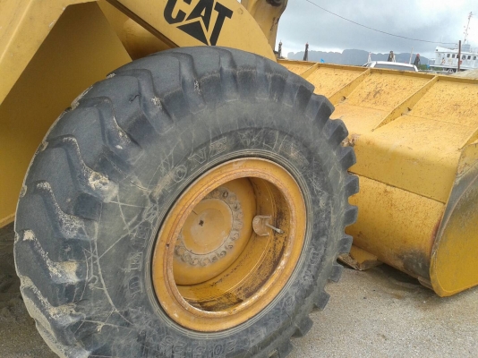 รถตัก CAT 950 F. สนใจติดต่อ 081 - 6079515