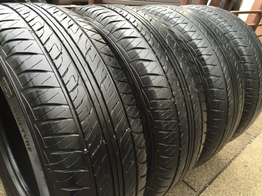 ยาง Dunlop 265 65 17 กลางปี14 พร้อมใช้งาน ราคาไม่แพง ยาง Dunlop 265 65 17 กลางปี14 พร้อมใช้งาน ราคาไม่แพง